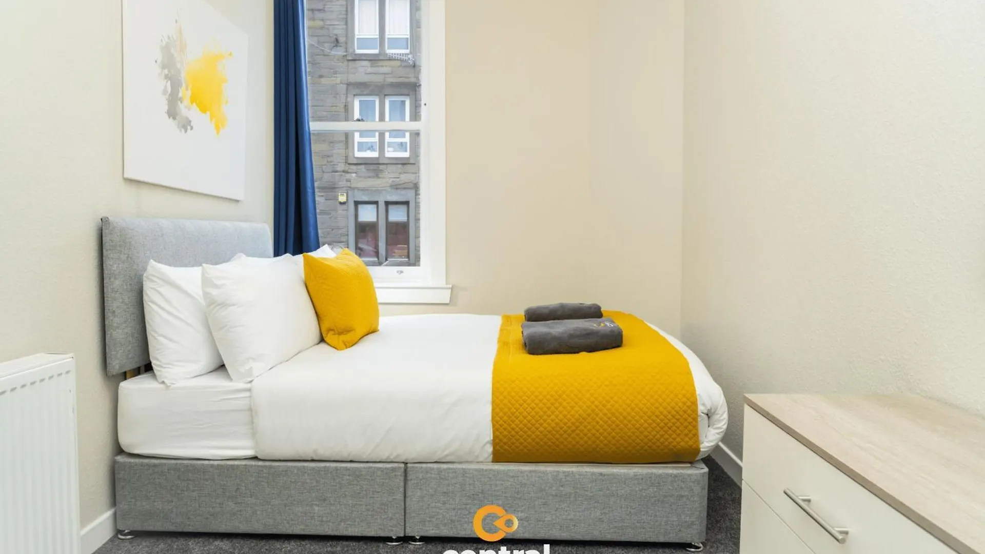 Central Serviced Apartments - 2 Bedroom - Ground Floor - Modern - Sleeps 4 - 2 X Double Beds - Free Street Parking - Fully Equipped - Short & Long Term Stays Available - Contact Us For Your Requirements Dundee