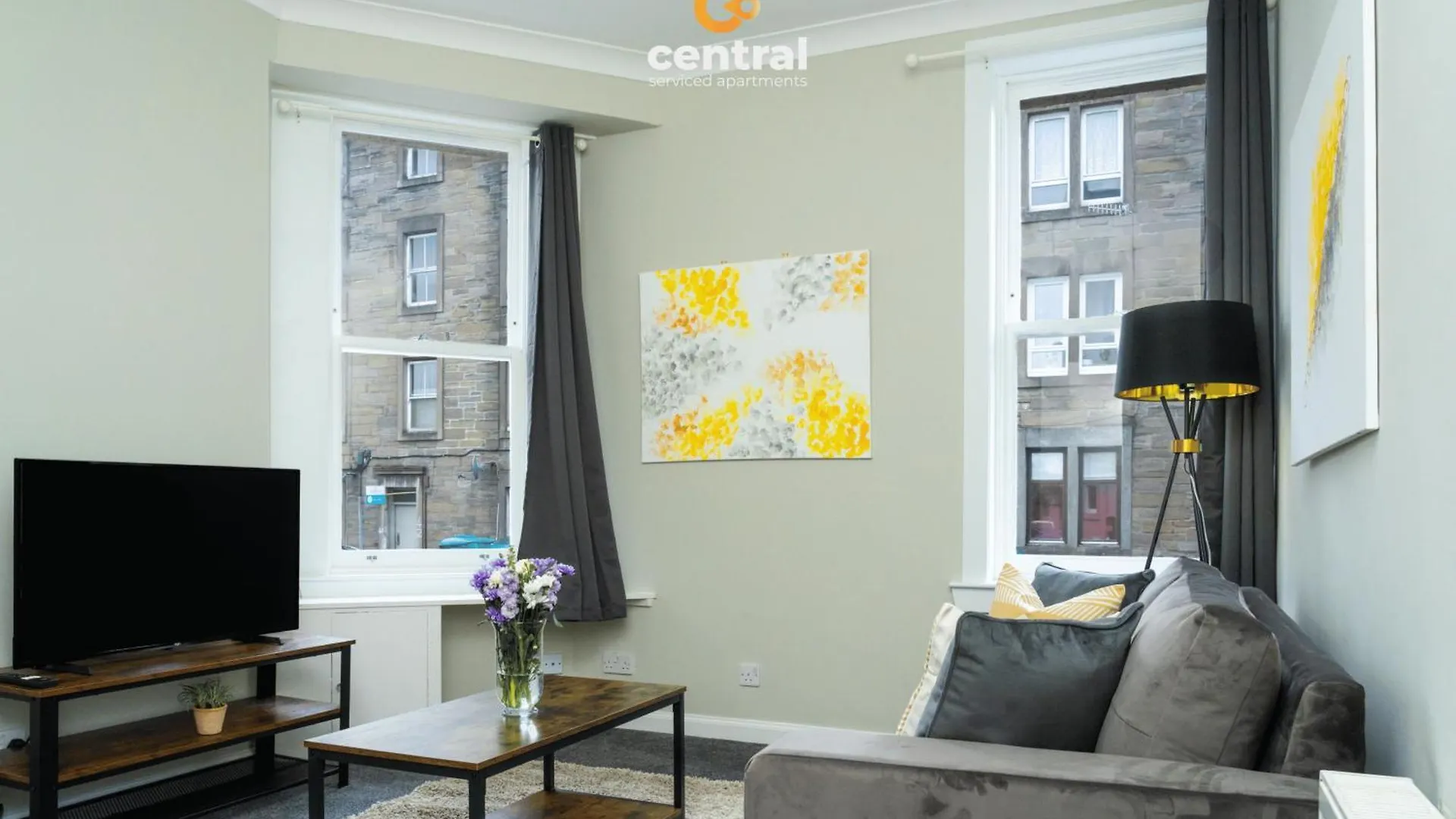 Central Serviced Apartments - 2 Bedroom - Ground Floor - Modern - Sleeps 4 - 2 X Double Beds - Free Street Parking - Fully Equipped - Short & Long Term Stays Available - Contact Us For Your Requirements Dundee