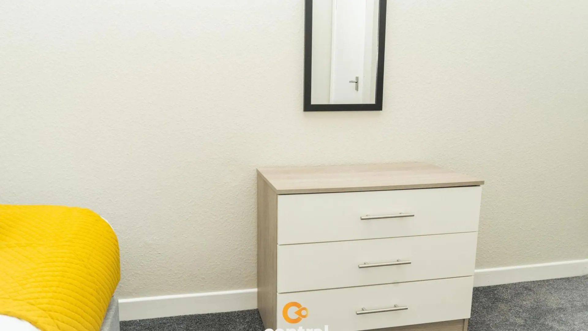 Central Serviced Apartments - 2 Bedroom - Ground Floor - Modern - Sleeps 4 - 2 X Double Beds - Free Street Parking - Fully Equipped - Short & Long Term Stays Available - Contact Us For Your Requirements Dundee