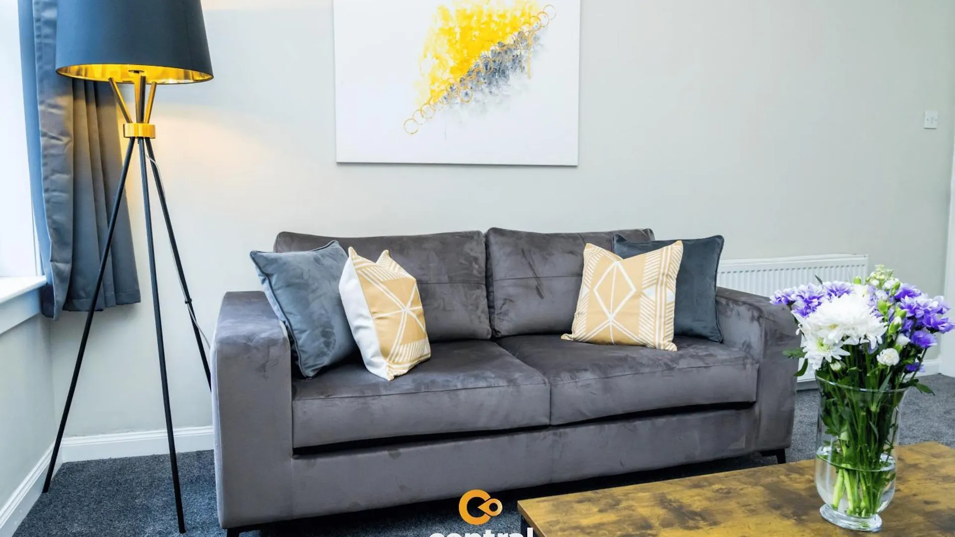 Central Serviced Apartments - 2 Bedroom - Ground Floor - Modern - Sleeps 4 - 2 X Double Beds - Free Street Parking - Fully Equipped - Short & Long Term Stays Available - Contact Us For Your Requirements Dundee United Kingdom