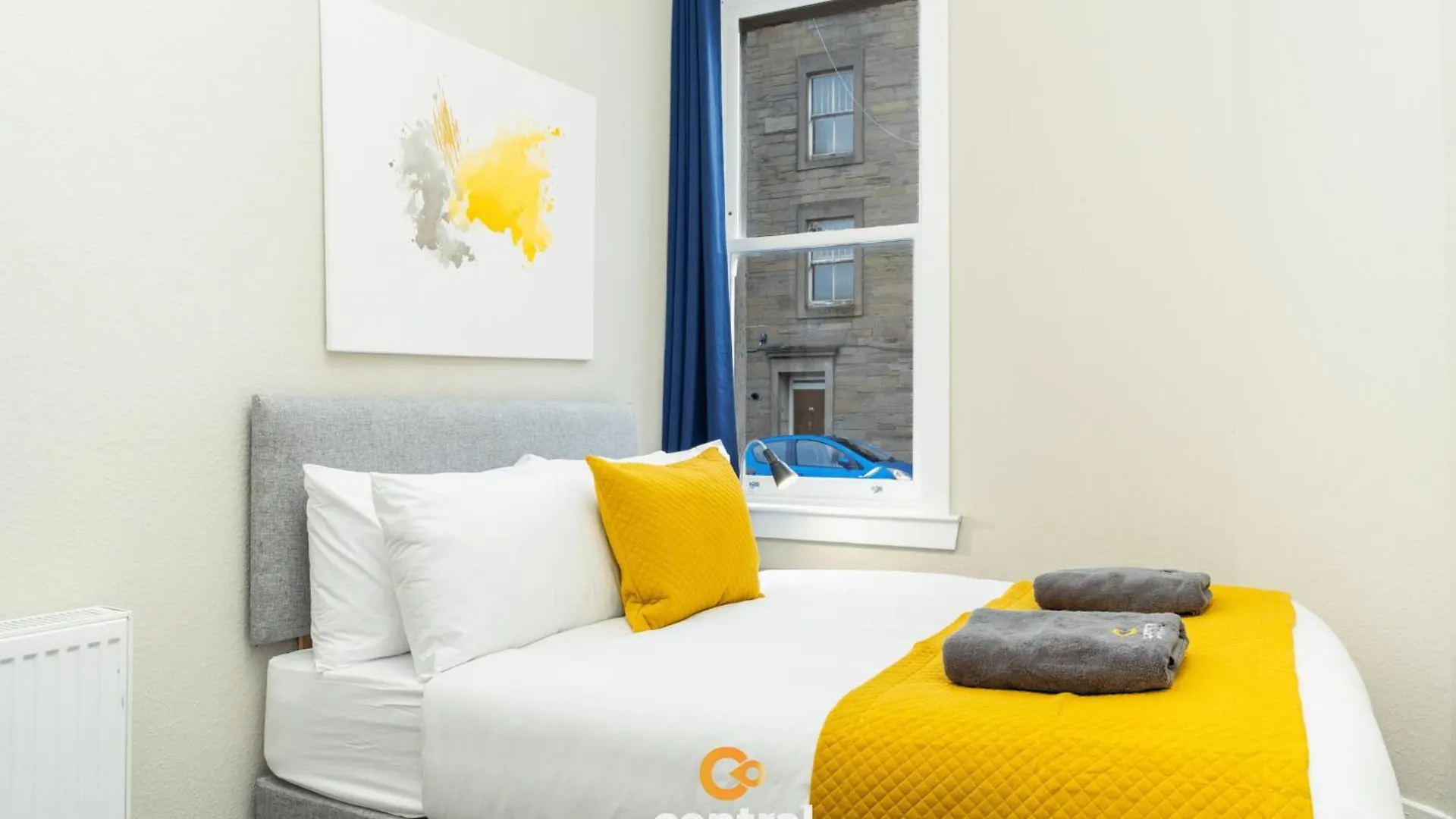Central Serviced Apartments - 2 Bedroom - Ground Floor - Modern - Sleeps 4 - 2 X Double Beds - Free Street Parking - Fully Equipped - Short & Long Term Stays Available - Contact Us For Your Requirements Dundee