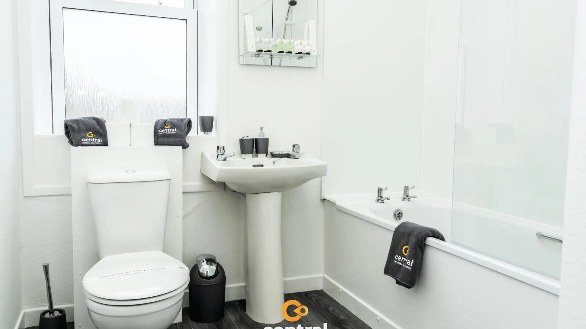 Central Serviced Apartments - 2 Bedroom - Ground Floor - Modern - Sleeps 4 - 2 X Double Beds - Free Street Parking - Fully Equipped - Short & Long Term Stays Available - Contact Us For Your Requirements Dundee United Kingdom