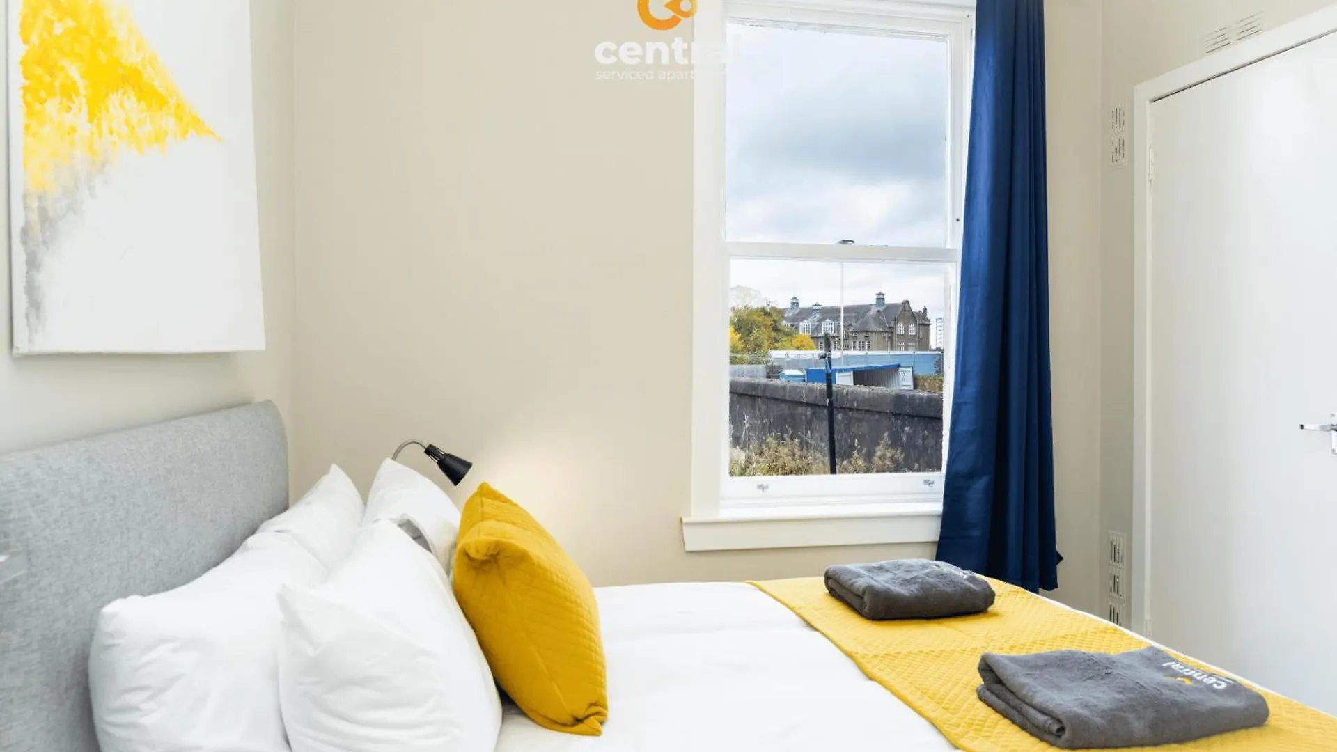 Central Serviced Apartments - 2 Bedroom - Ground Floor - Modern - Sleeps 4 - 2 X Double Beds - Free Street Parking - Fully Equipped - Short & Long Term Stays Available - Contact Us For Your Requirements Dundee